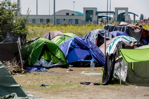 Több mint százezer migránst regisztráltak az idén Szerbiában