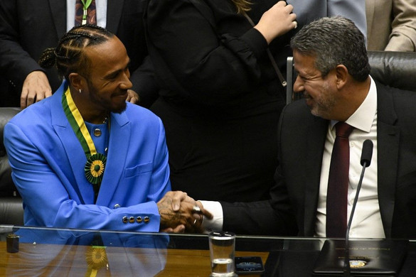 Hamilton tiszteletbeli brazil állampolgár lett