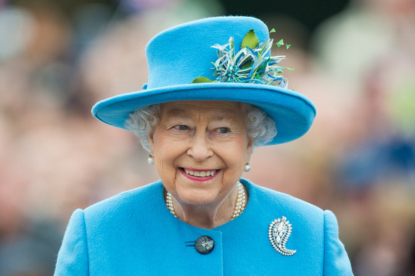 Kiderült: II. Erzsébet királynő rákkal küzdött, de titokban tartotta