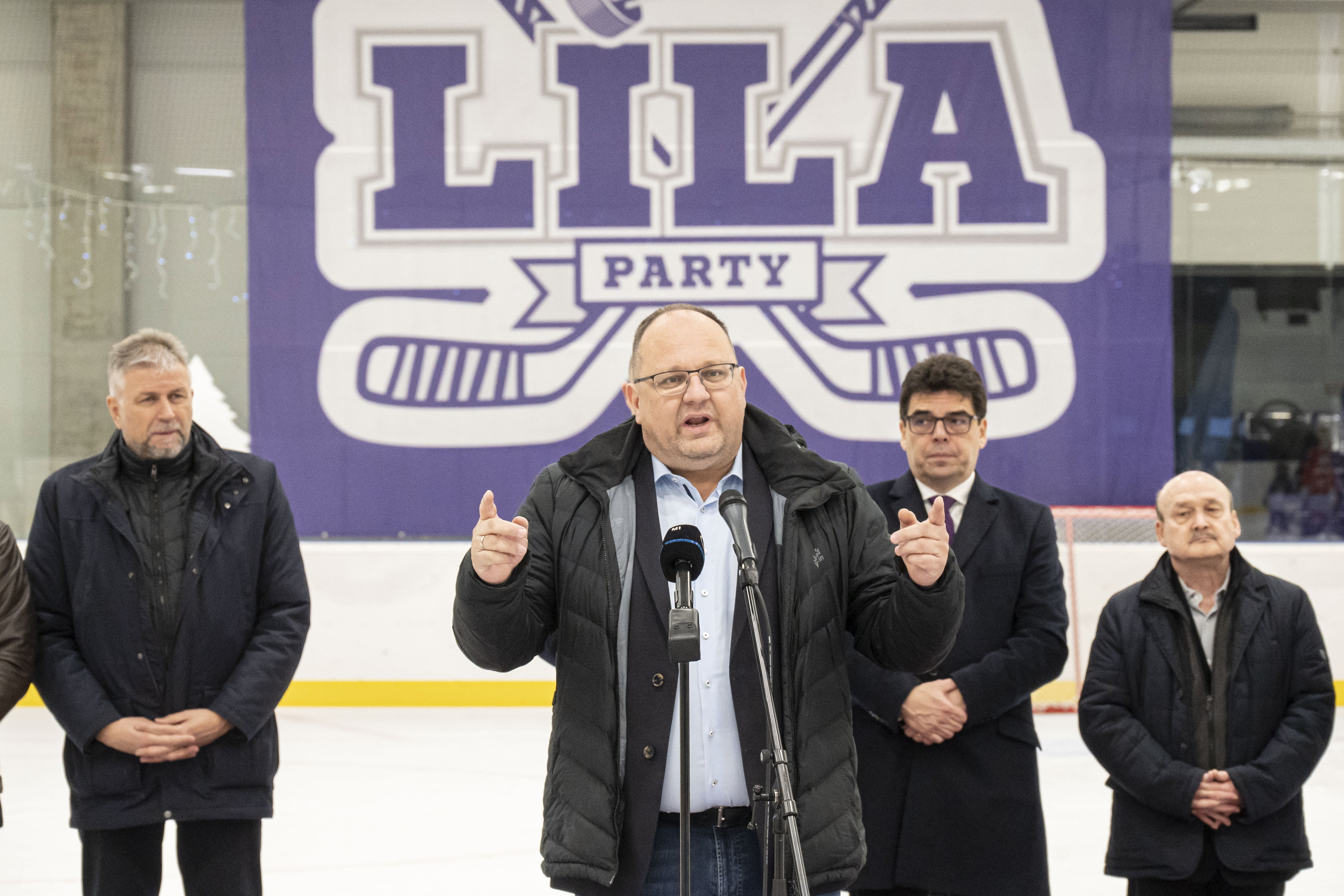 Átadták az UTE jégkorongpályát