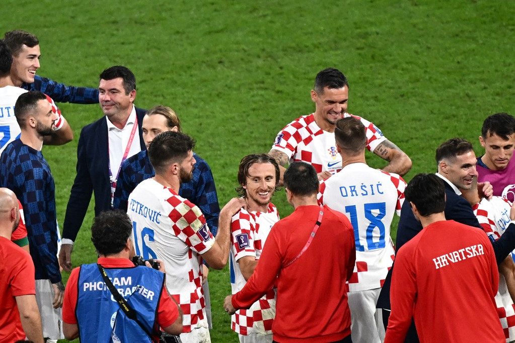 Boldog horvátok pillanatokkal a lefújás után