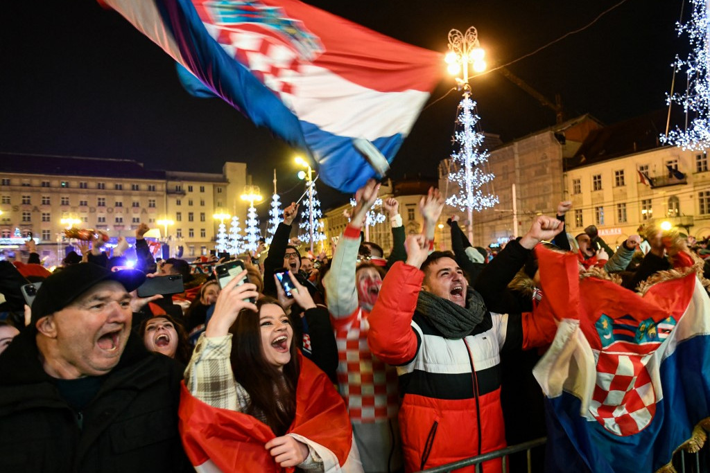 Zágráb főtere a horvát szurkolókkal szombat este