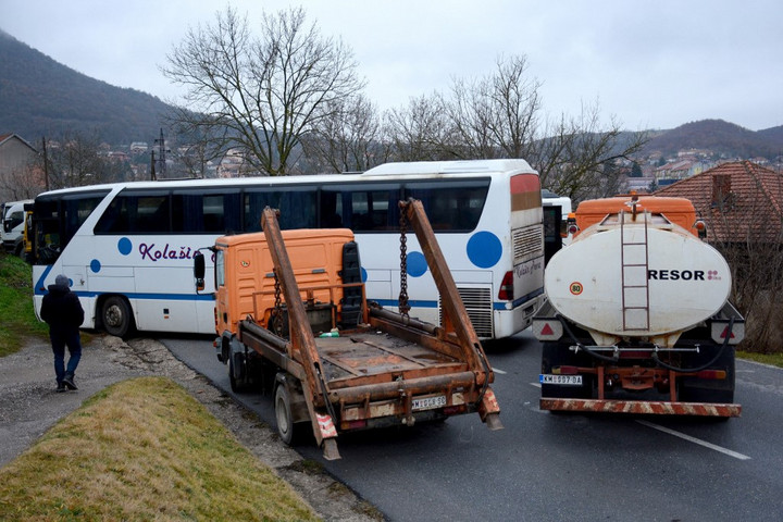 Újraindult a forgalom a szerb–koszovói határ legnagyobb, medarei átkelőhelyén
