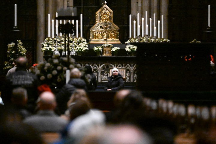 XVI. Benedekért imádkoznak az olasz templomokban és a közösségi oldalakon is