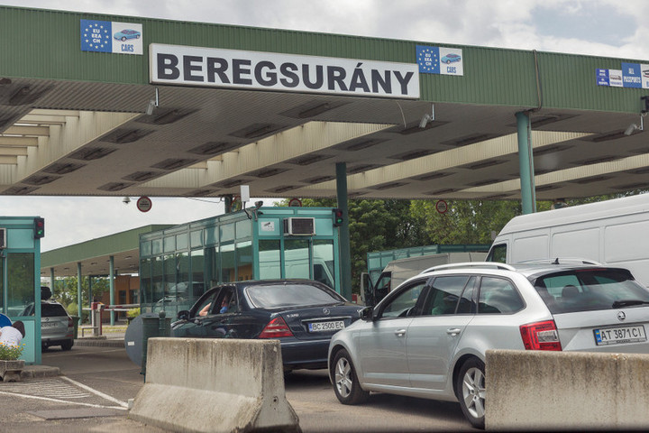 Áramszünet után újra zavartalan a határforgalom Beregsuránynál