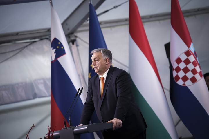 Fotó: MTI/Miniszterelnöki Sajtóiroda/Fischer Zoltán Orbán Viktor: A jövőbe vetett reményt is szimbolizálja az energetikai infrastruktúra összekötése