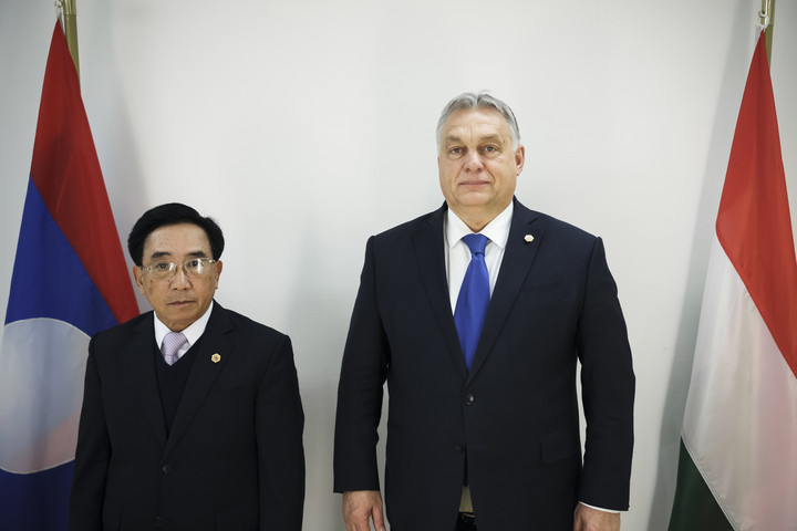 Fotó: MTI/Miniszterelnöki Sajtóiroda/Fischer Zoltán Orbán Viktor a laoszi miniszterelnökkel tárgyalt