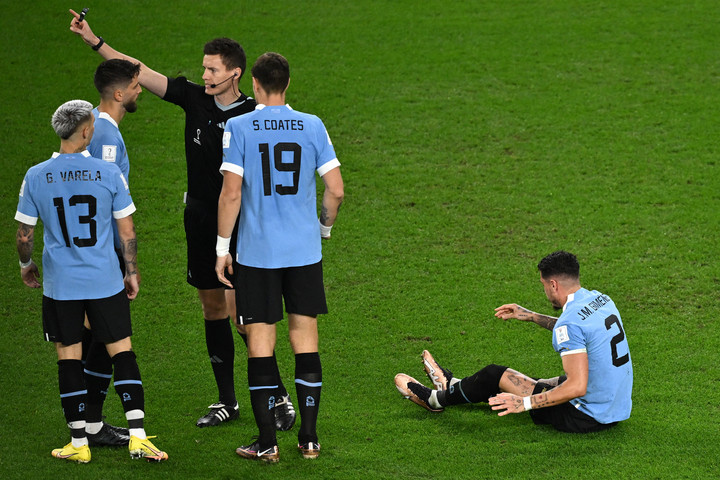 Akár 15 meccses eltiltást is kaphat az uruguayi védő