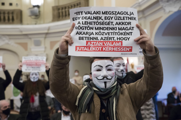 Fotó: MH/Purger Tamás Több gyanúsítottat hallgattak ki a Városháza-ügyben