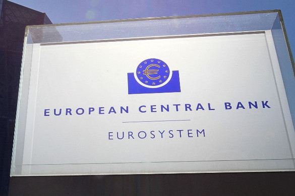 Az EKB ötven bázisponttal emelte az irányadó eurókamatot