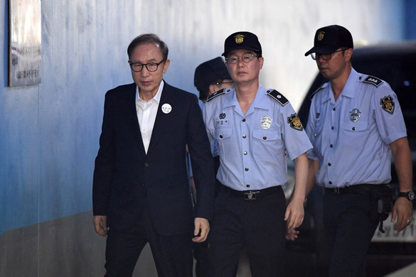 Dél-Koreában kegyelmet kapott egy korrupciós vádakkal elítélt korábbi államfő