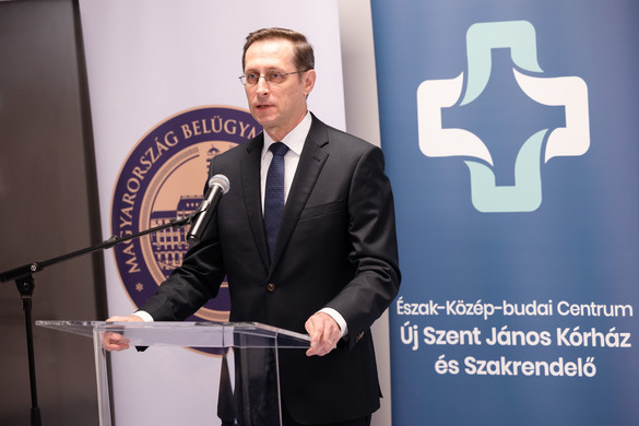 Varga Mihály: A kormány elkötelezett abban, hogy az egészségügy forrásai bővüljenek