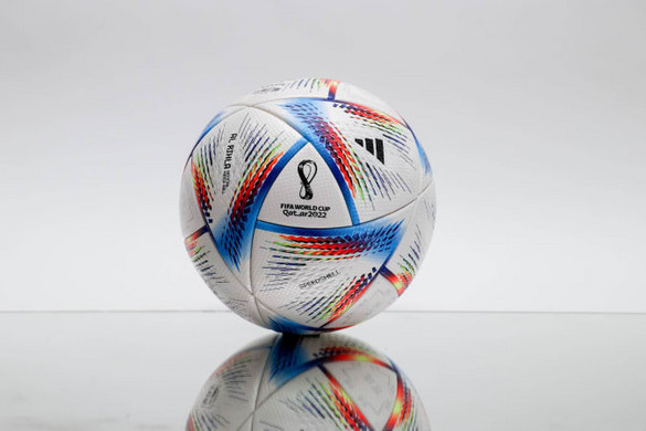 Az álom – ez a neve az elődöntőktől használt Adidas-labdáknak