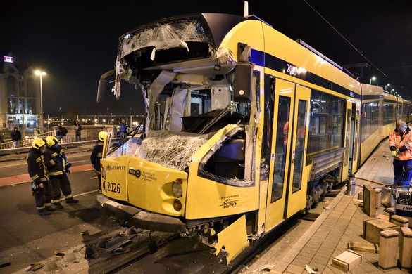 Rosszullét okozhatta a hétfő esti villamosbalesetet Budapesten
