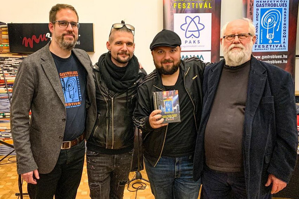 Koncerttel és fesztiváltörténeti kiadványokkal ünnepel a harmincéves Gastroblues Fesztivál Pakson