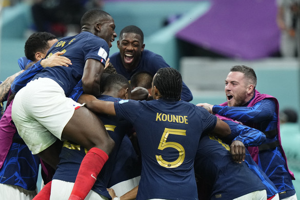 A vb-aranyért fejenként százhatvanmillió forintnak megfelelő eurót kapnának a francia futballisták