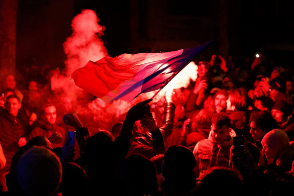 Tizennégyezer rendőrt vezényelnek az utcára Franciaországban
