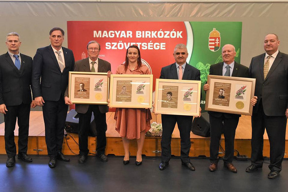Beiktatták a Magyar Birkózó Hírességek Csarnokába az első két év választottjait