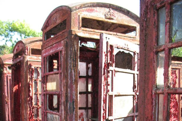 Telefonfülke temető