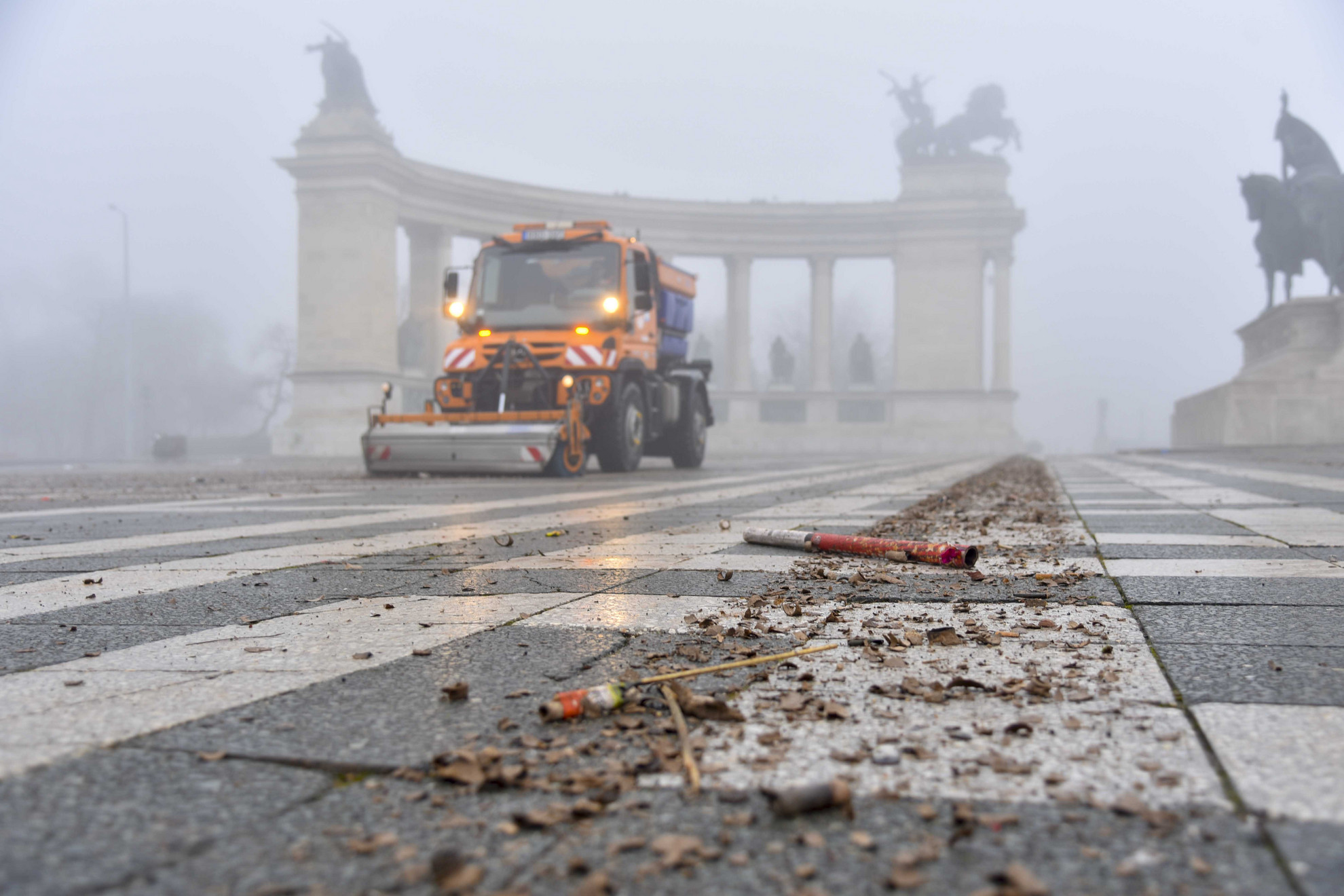 Szilveszter utáni takarítás Budapesten