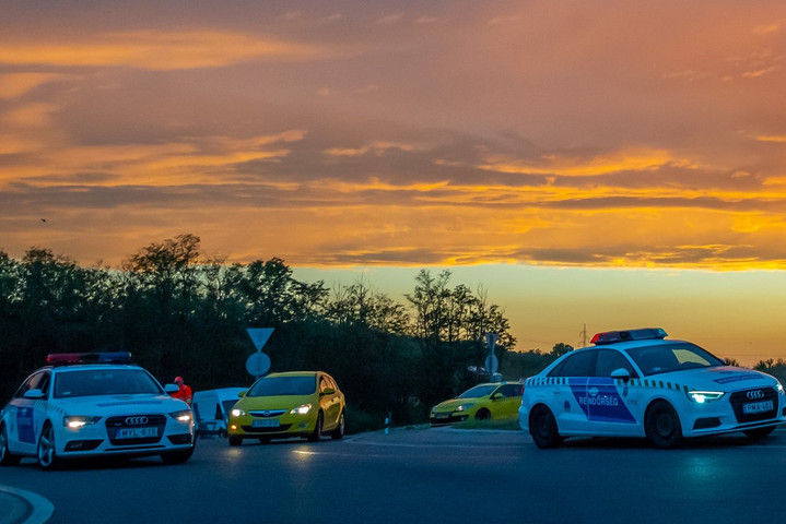 Elfogták a sofőrt, aki az M7-esen forgalommal szemben haladva balesetet okozott