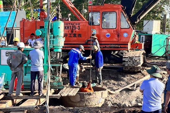 Három héttel elhunyta után tudták kiemelni a betoncsőbe esett vietnami fiú testét