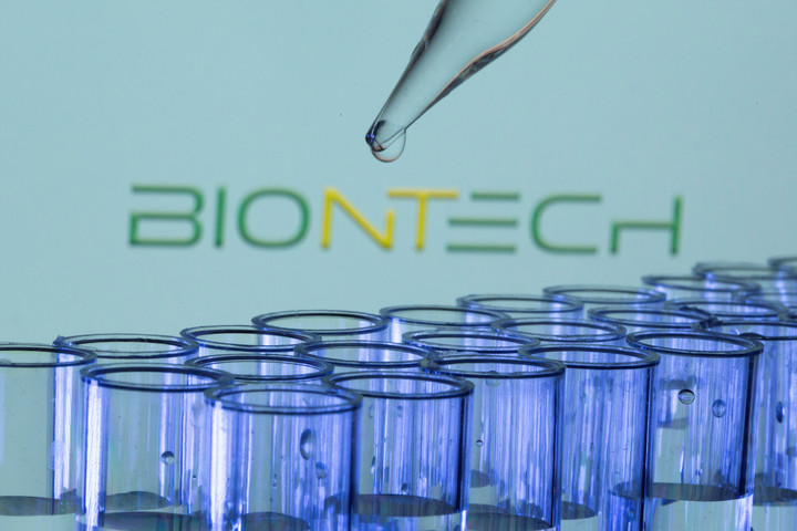 Rák elleni gyógyszereket tesztel gőzerővel a BioNTech