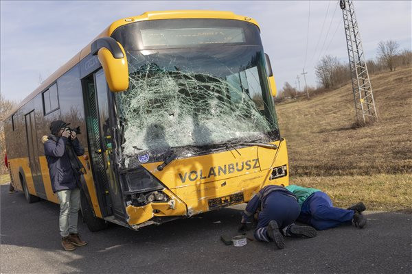 Fotó: MTI/Varga György Tragédia: halálos baleset miatt zárták le a 7-es főutat