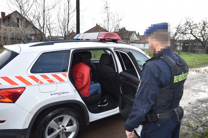 Fotó: Police.hu Őrizetben a kerítő