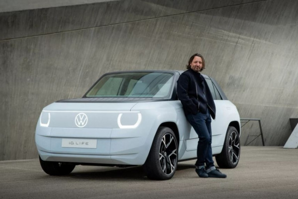 Fotó: Jozef Kaban Facebook-oldala A Bentleytől igazol a Volkwagenhez a dizájner