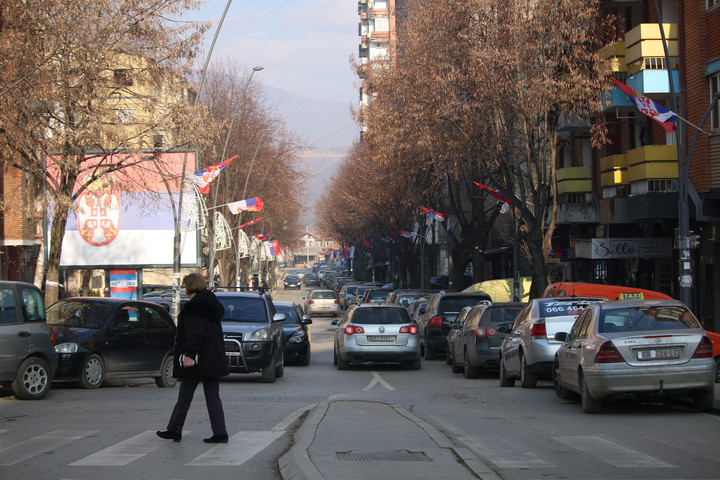 Szerb fiatalokra lőttek rá Koszovóban