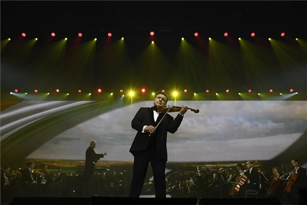 Fotó: MH/MTI Dupla koncert, dupla telt ház