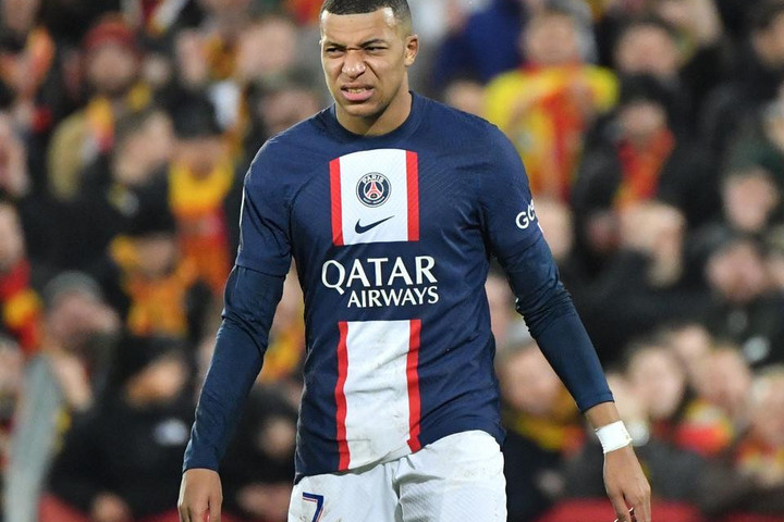Hiába játszott Mbappé, a Lens elvette a PSG veretlenségét