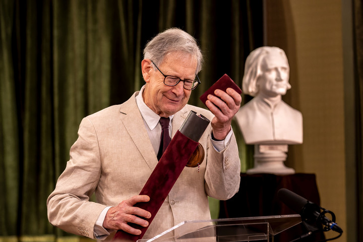 Fotó: Zeneakadémia/Felvégi Andrea Sir John Eliot Gardinert díszdoktorává avatta a Zeneakadémia