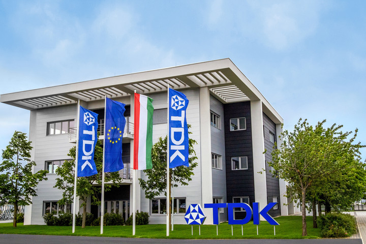 Fotó: TDK Electronics Kutatás-fejlesztés: új típusú kondenzátorokat fejlesztettek ki Szombathelyen