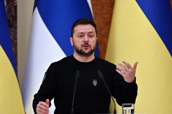 További magas rangú ukrán tisztségviselőket menesztettek tisztségükből