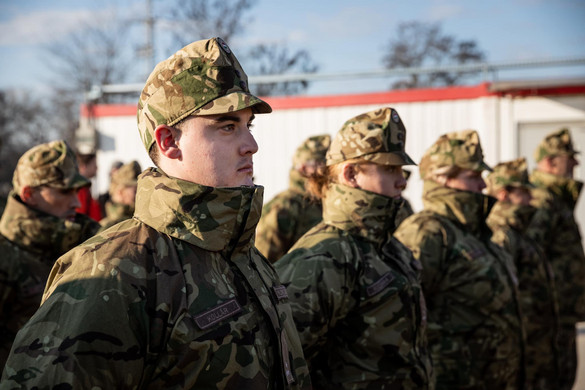 Szalay-Bobrovniczky Kristóf: A biztonság az első, ehhez fiatal, modern hadsereg kell