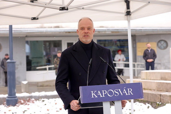 Honvédelmi miniszter: A békéhez a fiatalok ereje kell