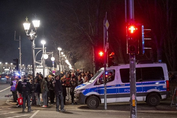 Berlinben 38 támadás ért tűzoltókat szilveszter éjszaka