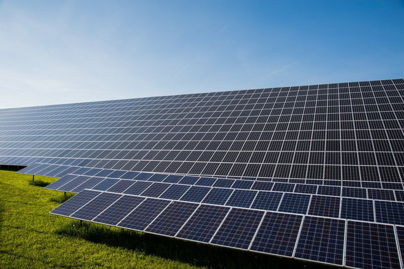 A MET két naperőműve is bekapcsolódott a megújuló energiatermelésbe Magyarországon