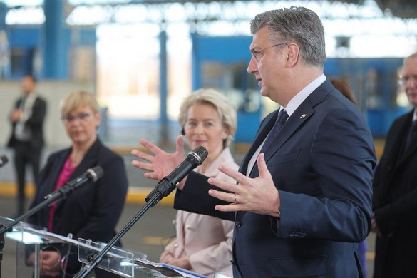 Von der Leyen: Zágráb kemény munkájának eredménye a kettős csatlakozás