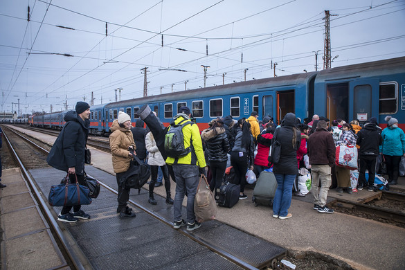 Minegy 11 000-en érkeztek Ukrajnából pénteken