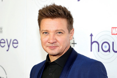 Újra járni tanul Jeremy Renner