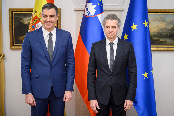 Európa stratégiai autonómiájának fontosságát hangsúlyozta a spanyol és szlovén kormányfő