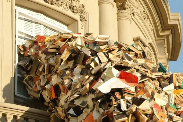 Tudtad, hogy van egy spanyol ház, amelyből ötezer könyv robban ki?