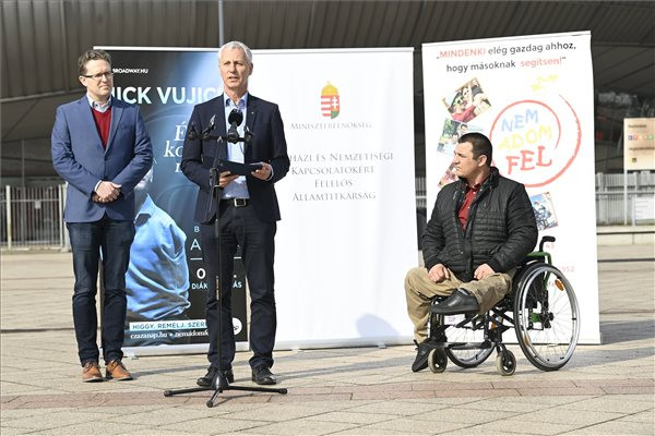 Soltész Miklós: Nick Vujicic a békesség, a béke iránti vágyat erősíti világszerte