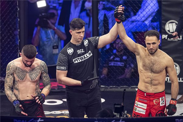 Fotó: MTI/Szigetváry Zsolt Bereczki kiütéssel nyert, Veréb kikapott a budapesti MMA-gálán