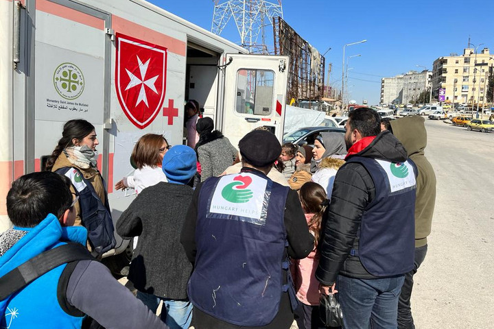 Török–szíriai földrengés – Iszlamisták jóváhagyására vár a szíriai felkelők területeire tartó segély
