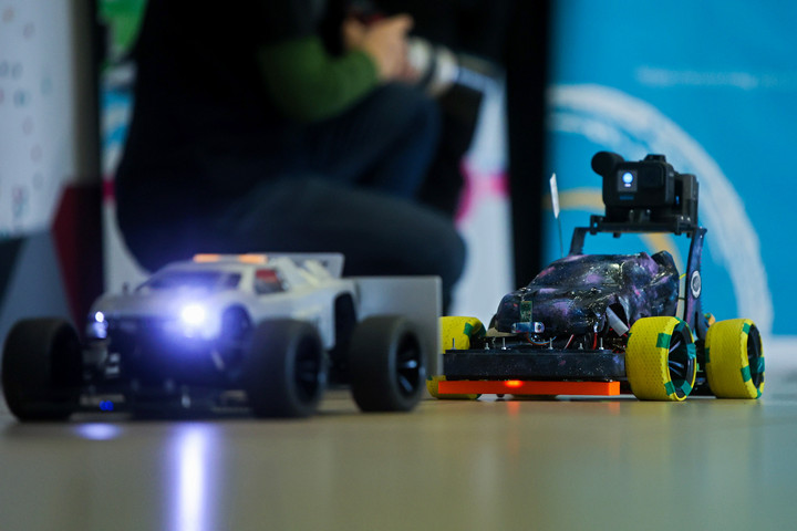 Robotautóversenyt rendeztek szombaton a Műegyetemen + GALÉRIA