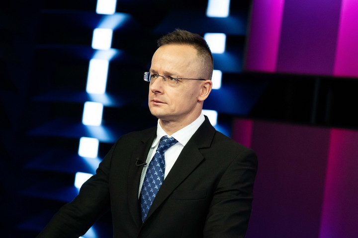 Fotó: Facebook/Szijjártó Péter Magyarországra látogat Vang Ji államtanácsos